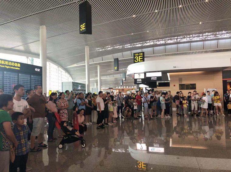 华体会hth|昨天，开州让重庆江北国际机场无数游客驻足停留，到底怎么回事？(图5)