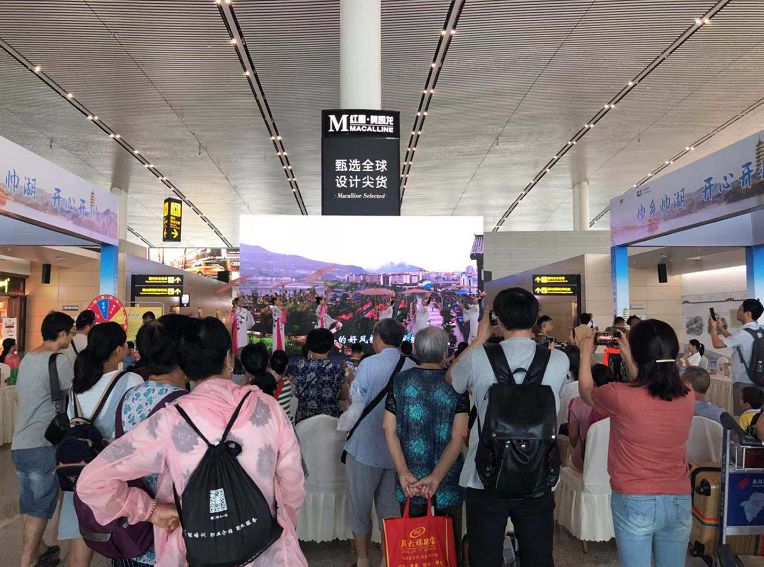 华体会hth|昨天，开州让重庆江北国际机场无数游客驻足停留，到底怎么回事？(图8)