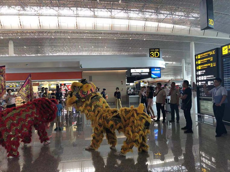 华体会hth|昨天，开州让重庆江北国际机场无数游客驻足停留，到底怎么回事？(图12)